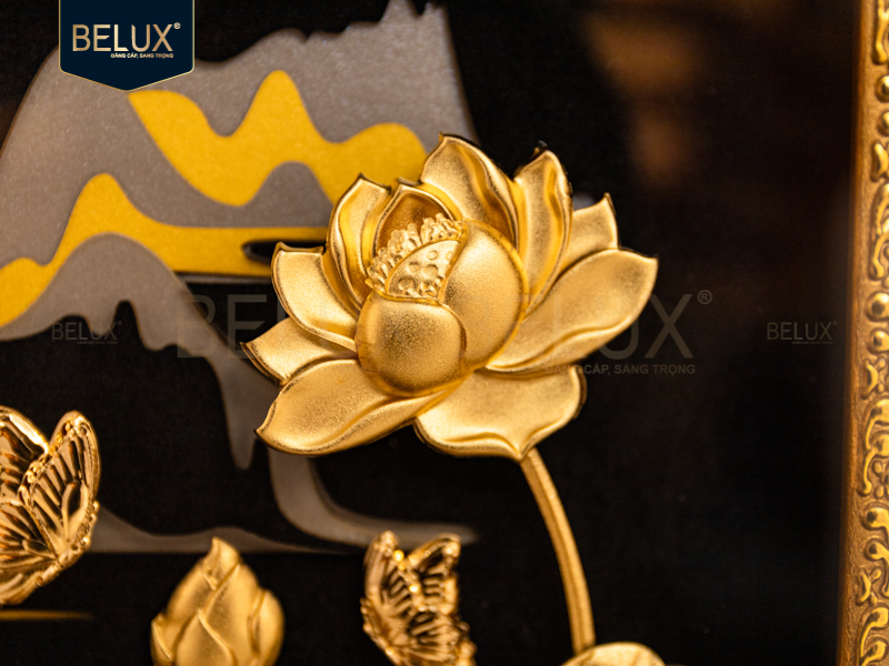 Tranh hoa sen để bàn dát vàng 24k